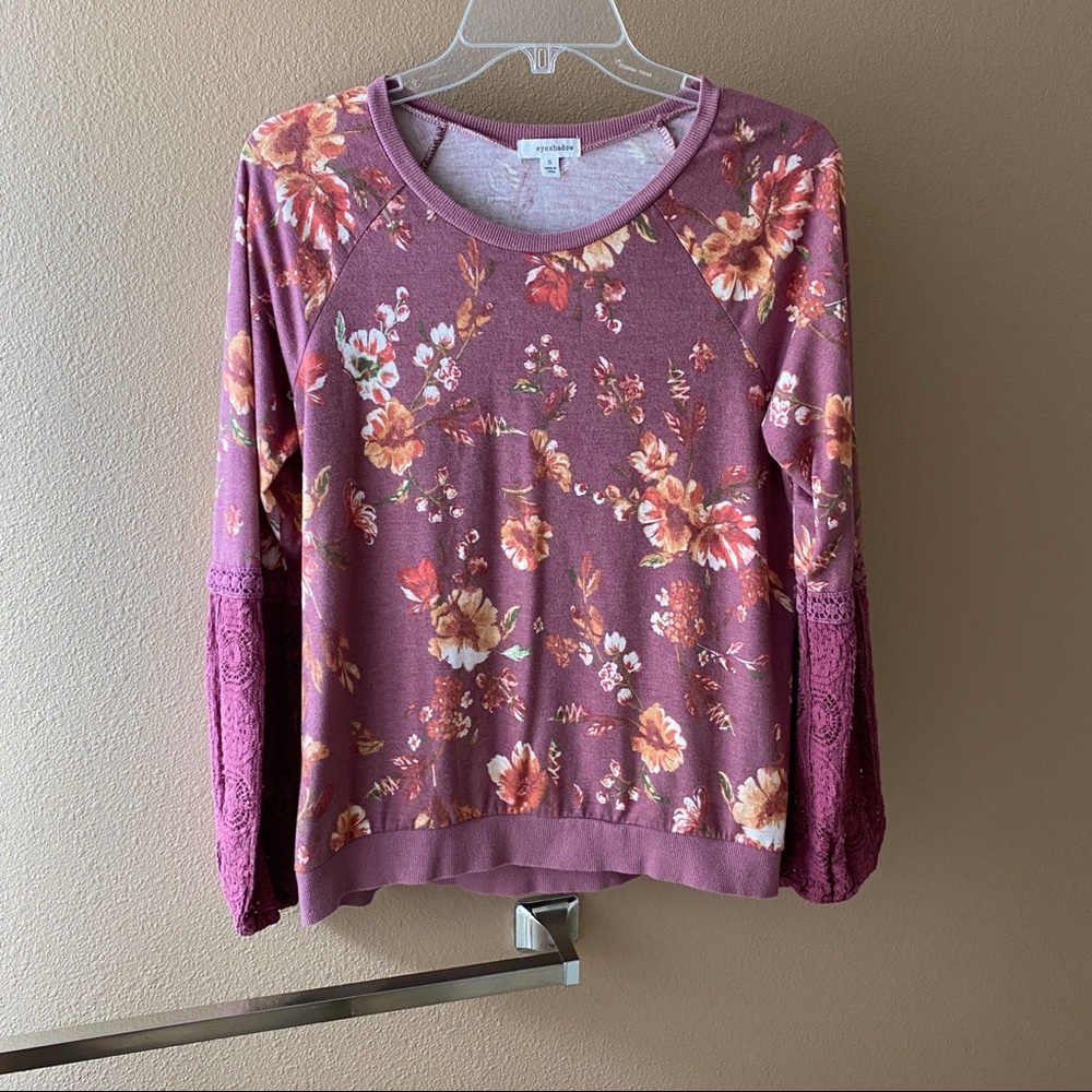 💥5/$15 FINAL PRICE DROP Eyeshadow Mauve Pink Floral Lace Sleeve Sweater